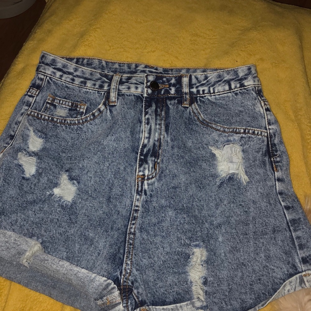 ACID WASH DENIM SHORTS!